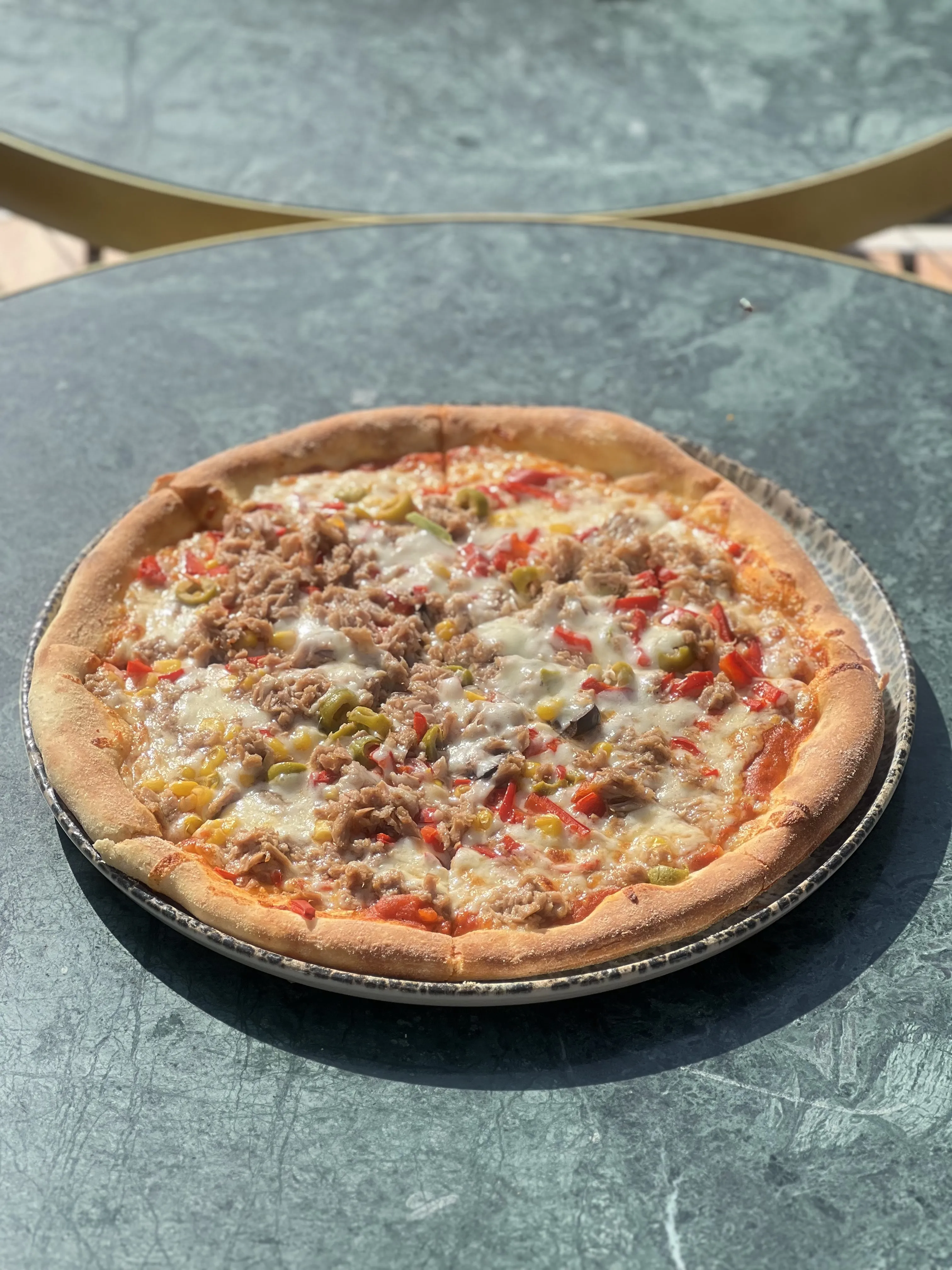 Tuna pizza