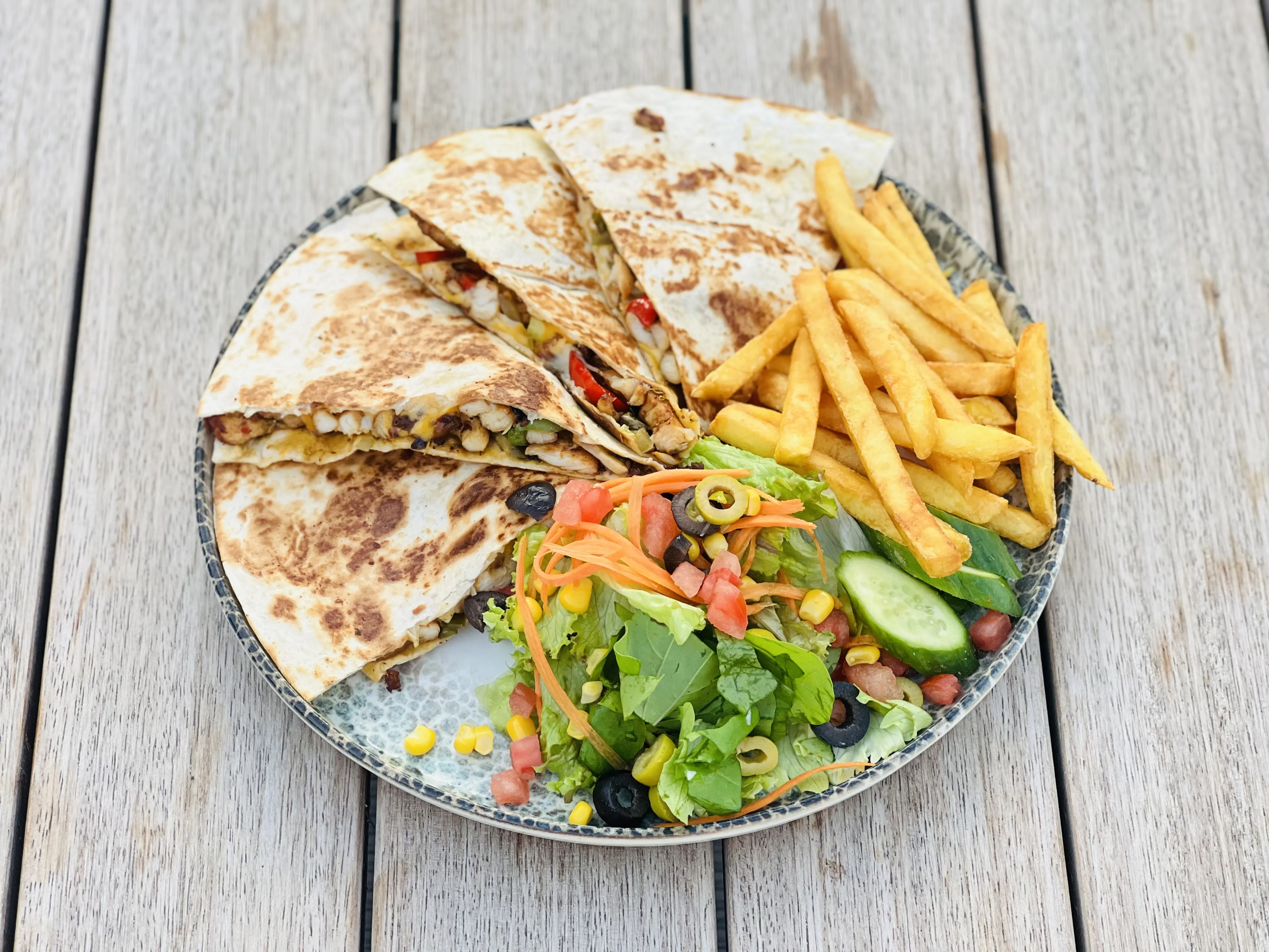 TAVUKLU QUESADİLLA